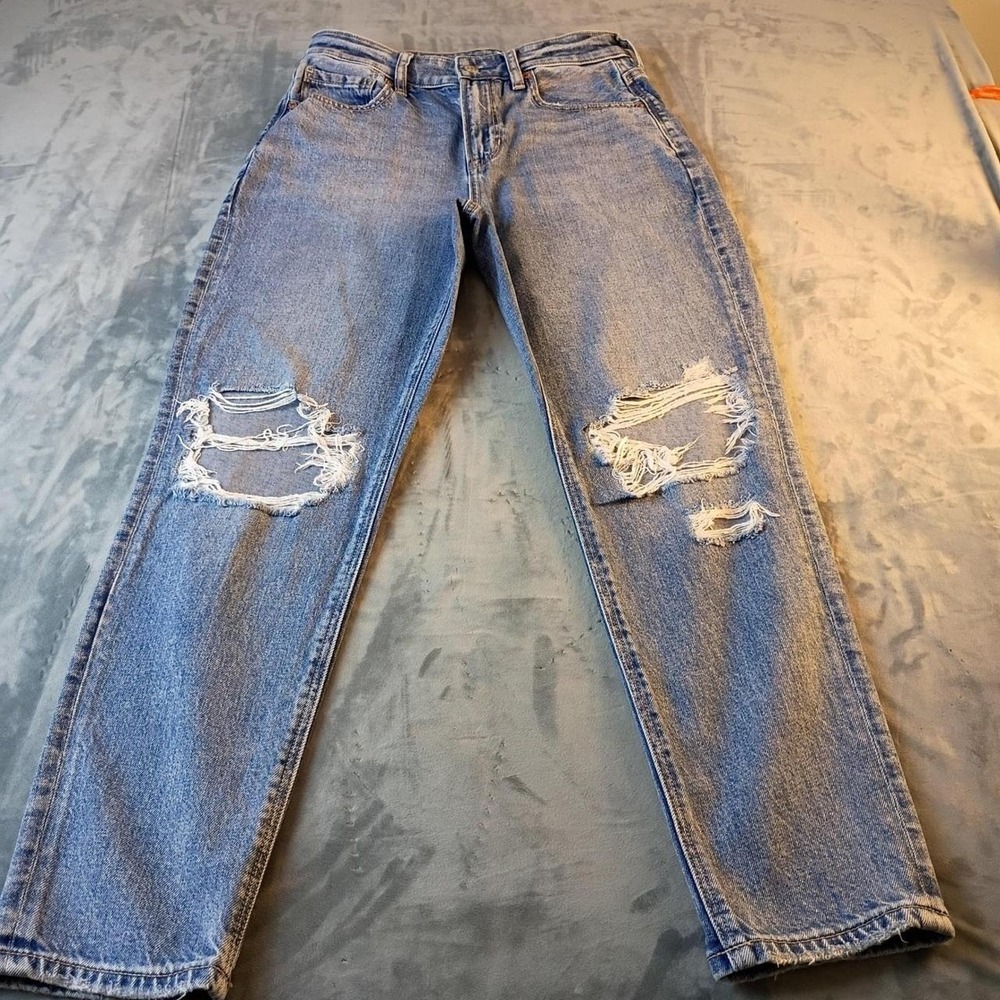 American Eagle Strigid Mom Jeans Blue Distressed High Rise Womens Size 2